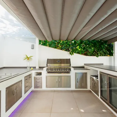 Holiday home 6 Bedroom Villa, With Heated Pool And Sea Views, Next To The Of Costabella