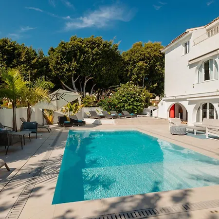 6 Bedroom Villa, With Heated Pool And Sea Views, Next To The Of Costabella Holiday home Marbella
