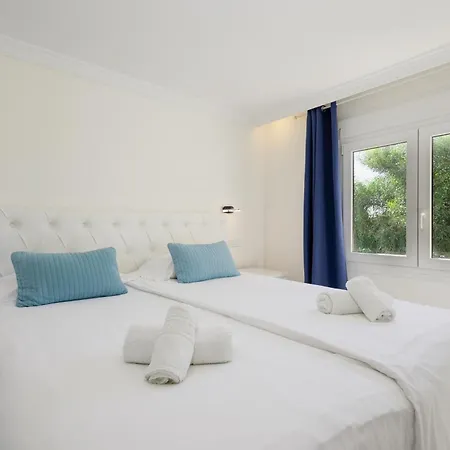 6 Bedroom Villa, With Heated Pool And Sea Views, Next To The Of Costabella