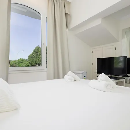 6 Bedroom Villa, With Heated Pool And Sea Views, Next To The Of Costabella Holiday home