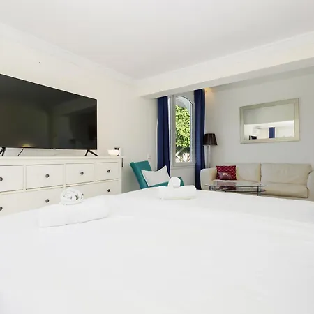 6 Bedroom Villa, With Heated Pool And Sea Views, Next To The Of Costabella Marbella