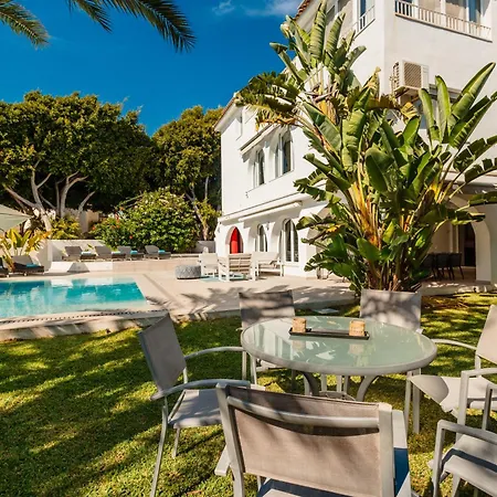 Holiday home 6 Bedroom Villa, With Heated Pool And Sea Views, Next To The Of Costabella *