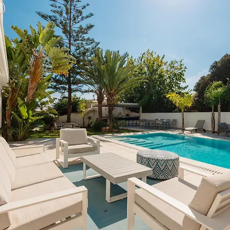 6 Bedroom Villa, With Heated Pool And Sea Views, Next To The Of Costabella *