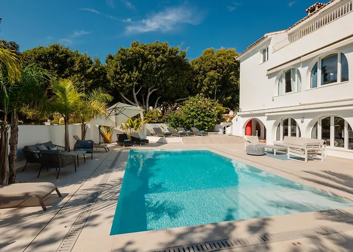 Marbella, Costabella - Beachfront With Heated Pool Ferienhaus Marbella