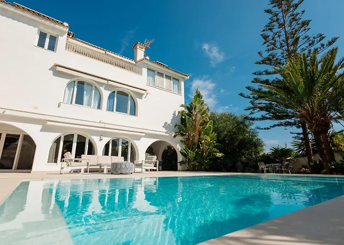 Marbella, Costabella - Beachfront With Heated Pool Marbella