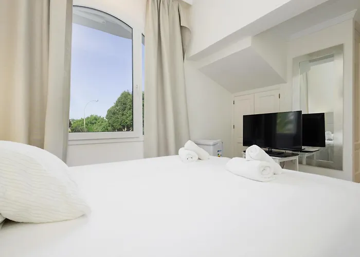 Marbella, Costabella - Beachfront With Heated Pool Ferienhaus