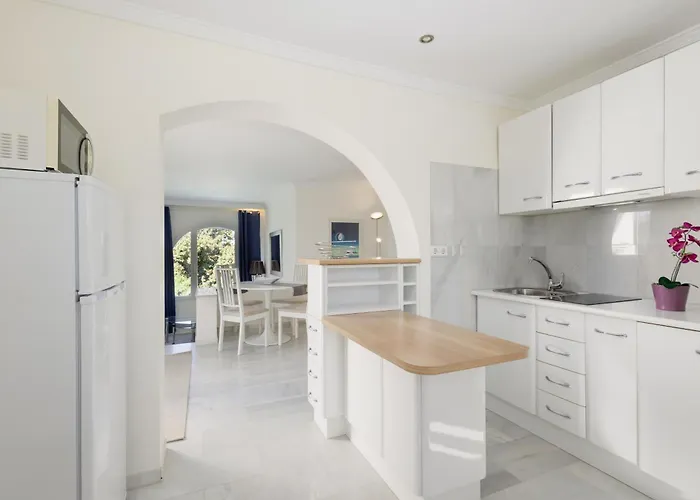 Ferienhaus Marbella, Costabella - Beachfront With Heated Pool Marbella