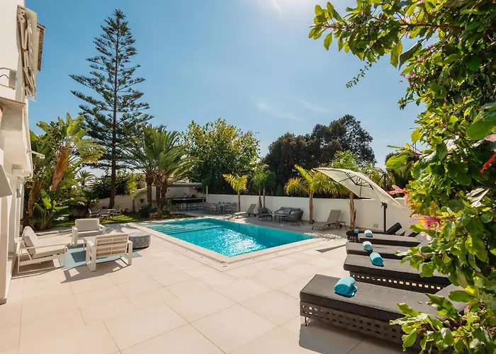 Ferienhaus Marbella, Costabella - Beachfront With Heated Pool