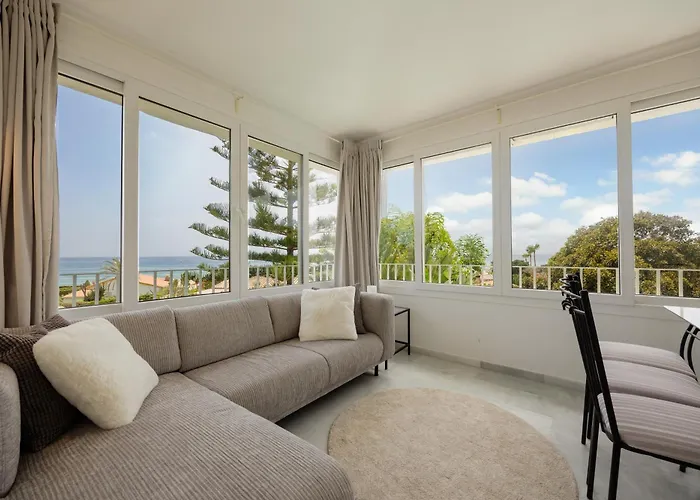 Marbella, Costabella - Beachfront With Heated Pool Ferienhaus *