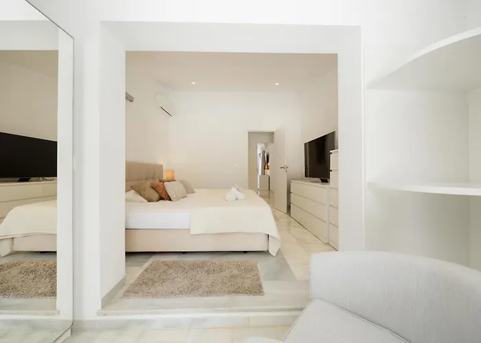 Ferienhaus Marbella, Costabella - Beachfront With Heated Pool *