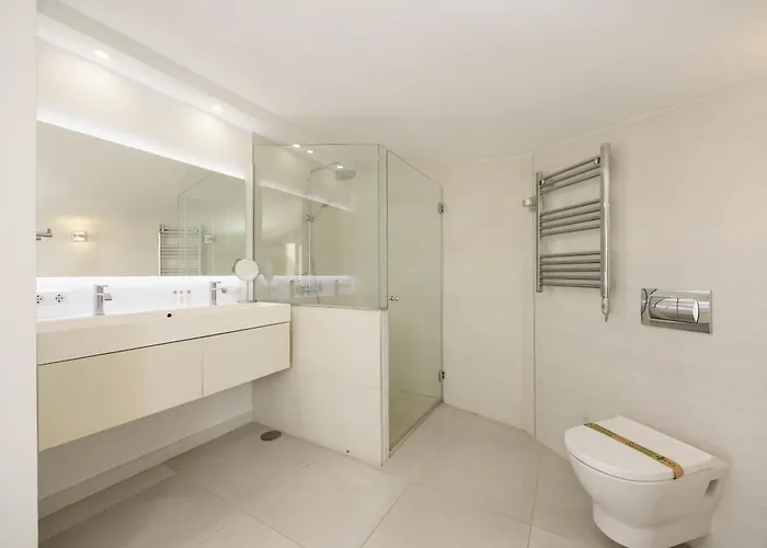 Marbella, Costabella - Beachfront With Heated Pool Ferienhaus *