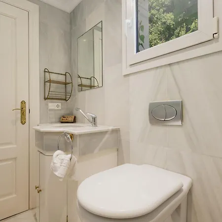 Vakantiehuis 6 Bedroom Villa, With Heated Pool And Sea Views, Next To The Of Costabella *